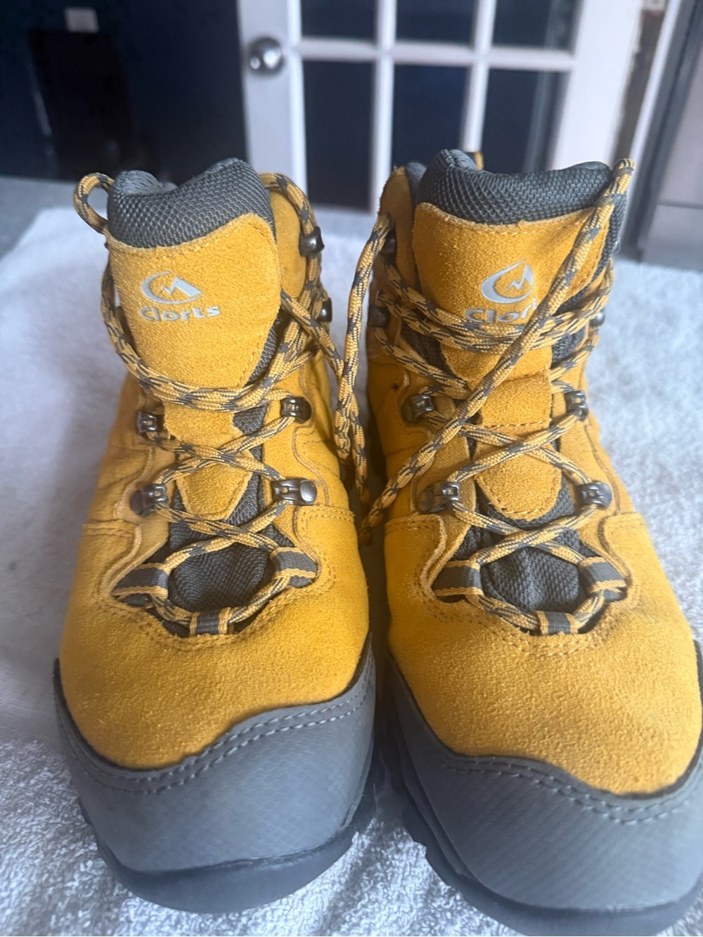 Clorts yellow hiking boots